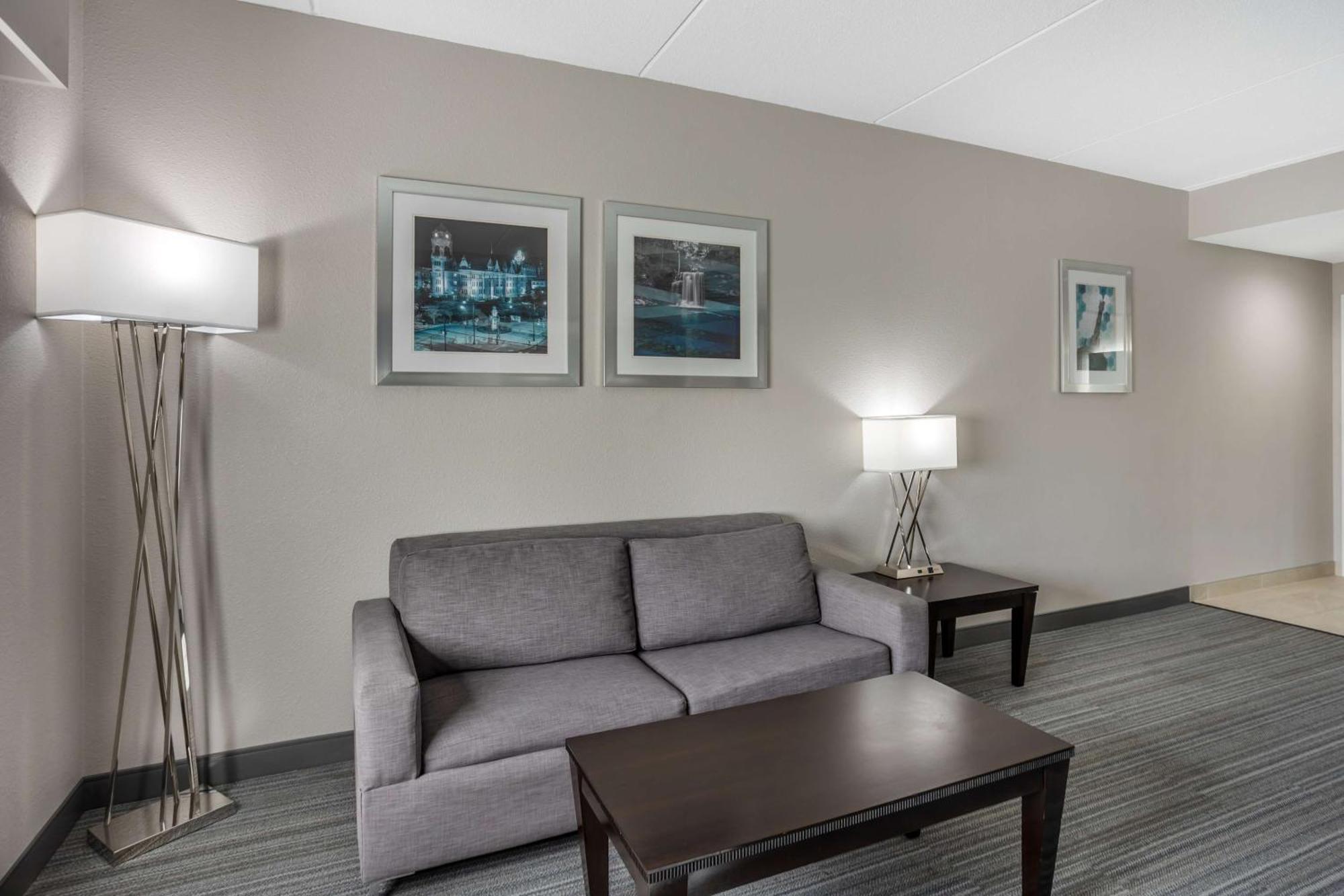 Best Western Plus Wilkes Barre-Scranton Airport Hotel Pittston Kültér fotó